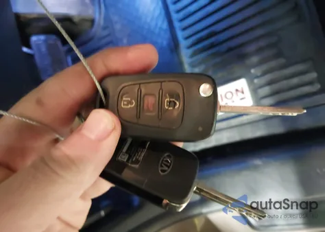 2013 Kia Sportage Lx z USA, uszkodzony, nr VIN KNDPBCA29D7427815